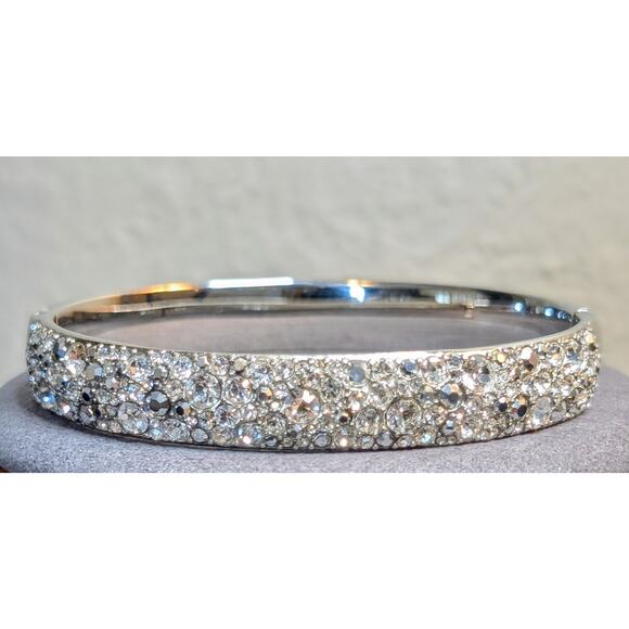 FOSSIL Silver Tone Rhinestone Encrusted Hinged Oval Bangle Bracelet - Picture 1 of 10